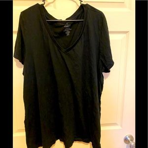 Torrid black vneck tshirt